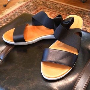 Leather women sandals black size 9 Corso como